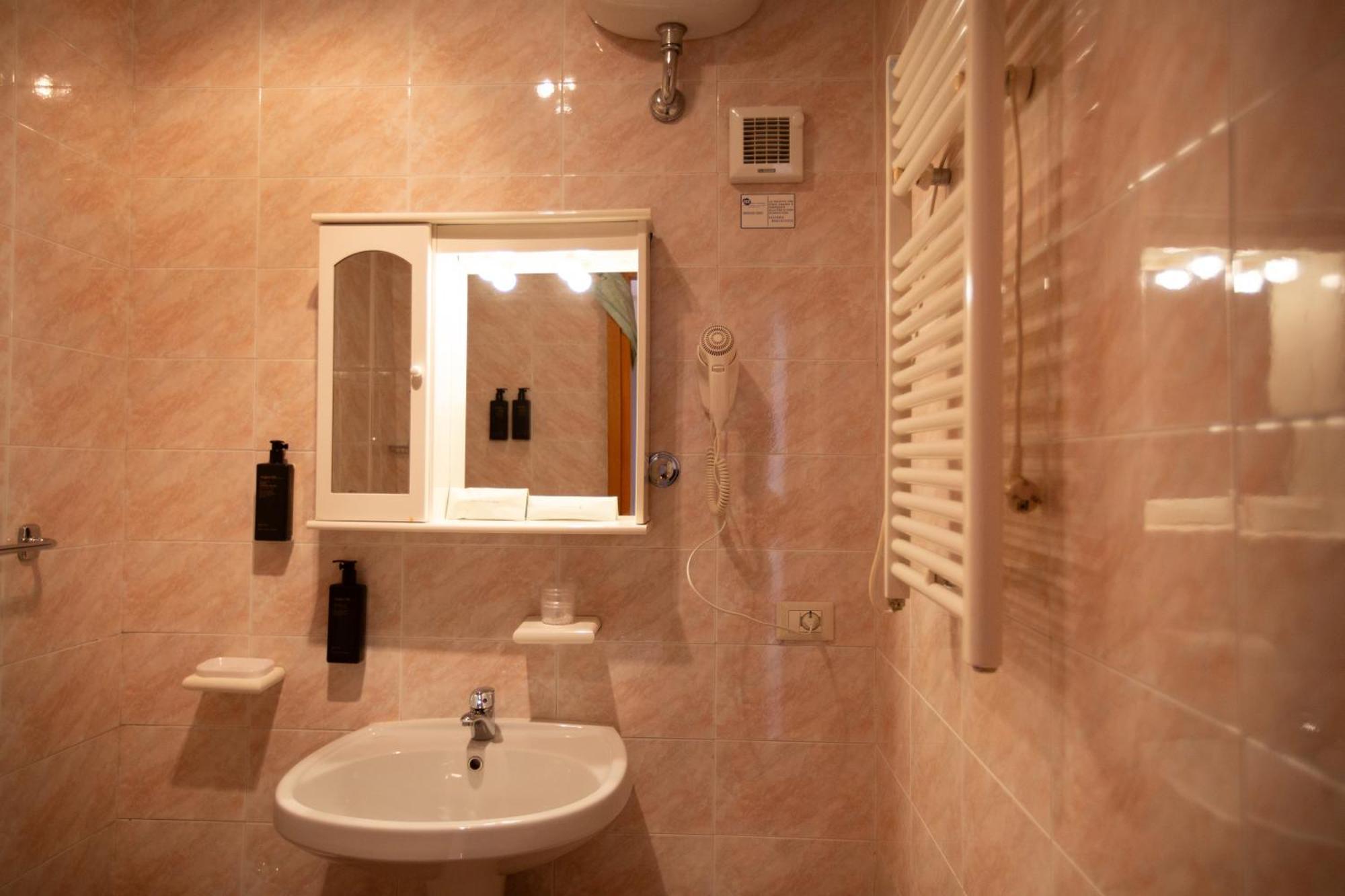 Bike & Bikers Hotel Restaurant Ampezzo Exterior foto